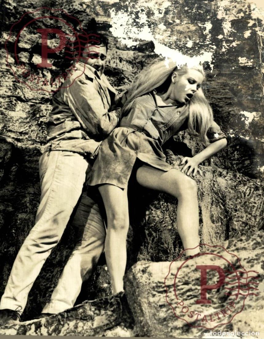Cinema: Vengeance Of She Olinka B&eacute;rov&aacute;. CINE FILMS. ACTOR. ACTRESS +- 18X24cm damaged in the top corner,