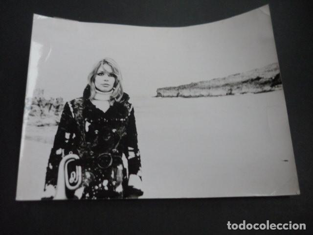 Cinema: TERESA GIMPERA ACTRIZ EN AOOM ESCENA DE PELICULA ANTIGUA FOTOGRAFIA 18 X 24 CM