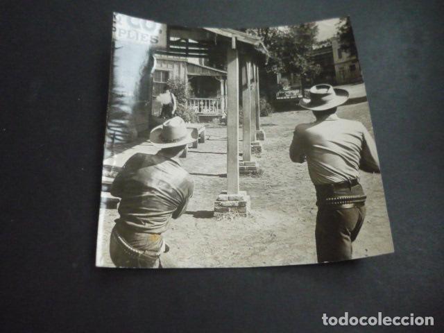Cinema: GARY COOPER ACTOR EN SOLO ANTE EL PELIGRO ESCENA DE PELICULA ANTIGUA FOTOGRAFIA 18 X 18 CM