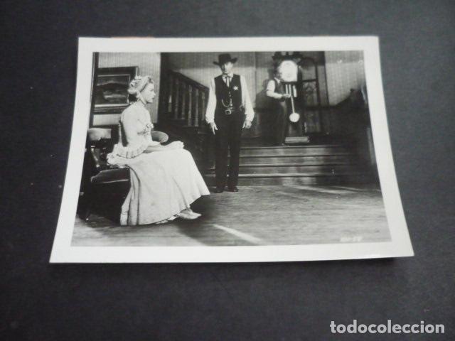 Cinema: GRACE KELLY ACTRIZ EN SOLO ANTE EL PELIGRO ESCENA DE PELICULA ANTIGUA FOTOGRAFIA 16 X 12 CM