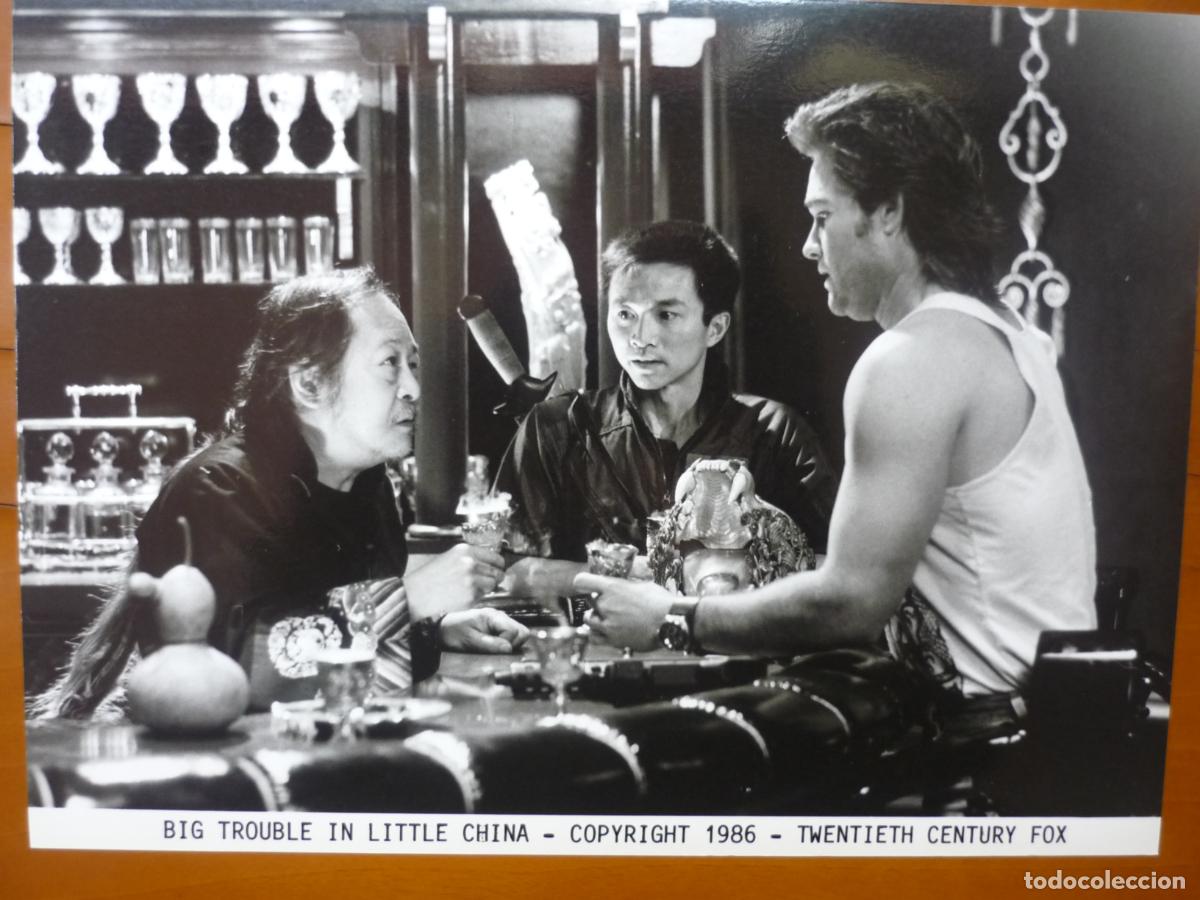 Cine: golpe en la peque&ntilde;a china - foto original b/n - kurt russell victor wong dennis dun john carpenter