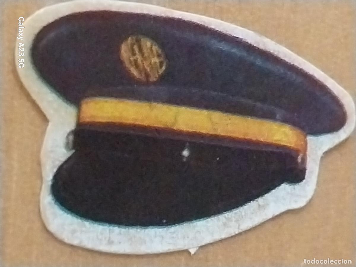 Cine: BIMBO AVENTURA DEL TREN A&Ntilde;O 1975 GORRA VIGILANTE ESTACION CROMO 20 RECUPERADO 3.5CMS ANCHO