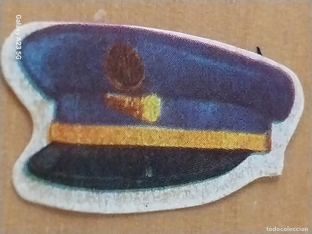 Cine: BIMBO AVENTURA DEL TREN A&Ntilde;O 1975 GORRA AYUDANTE MAQUINISTA AUTOMOTORES CROMO 22 RECUPERADO 3.5CMS