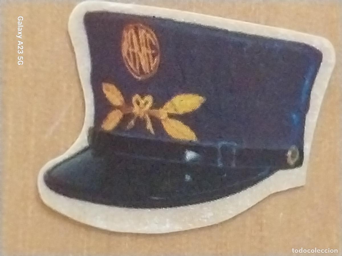 Cine: BIMBO AVENTURA DEL TREN A&Ntilde;O 1975 GORRA FACTOR CROMO 23 RECUPERADO 3.5CMS