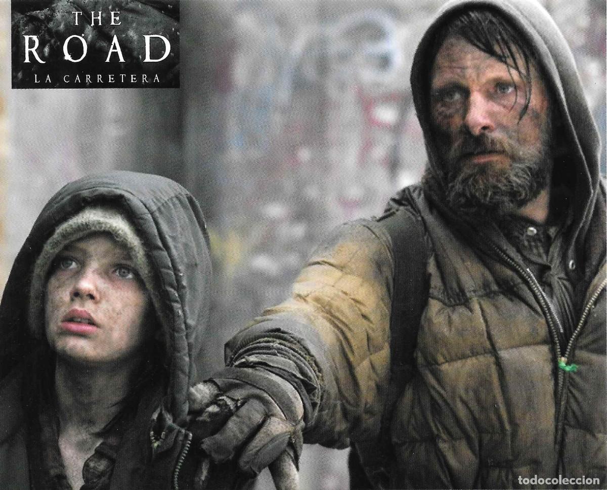 Cine: VIGGO MORTENSEN Y KOBI SMIT-MCPHEE - THE ROAD (LA CARRETERA) - JOHN HILLCOAT