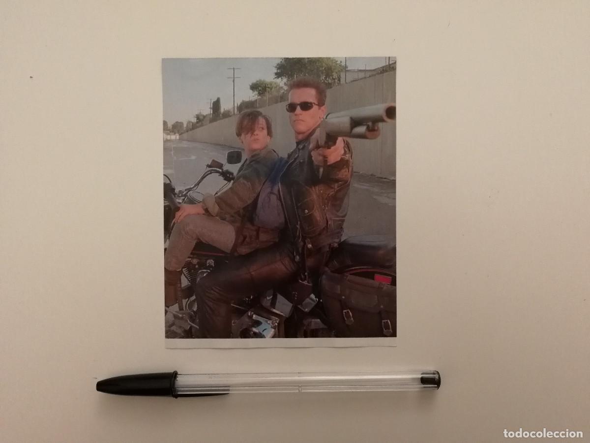 Cine: TARJETA ACARTONADA -9*13- TERMINATOR 2 - ARNOLD SCHWARZENEGGER - JAMES CAMERON