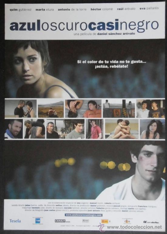 Cine: (065)AZUL OSCURO CASI NEGRO,GUIA DE CINE DE 2 PAGINAS,FORMATO A4,CONSERVACION: