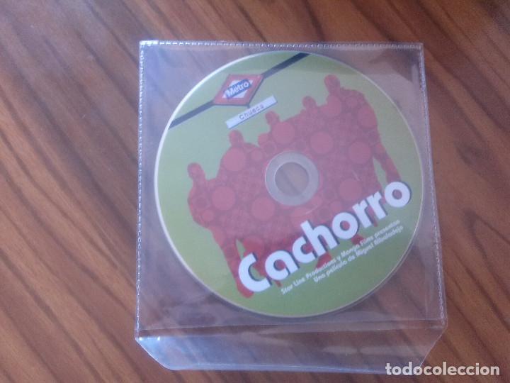 Cinema: CACHORRO. MATERIAL DE PRENSA SIN PEL&Iacute;CULA. BUEN ESTADO. DIFICIL