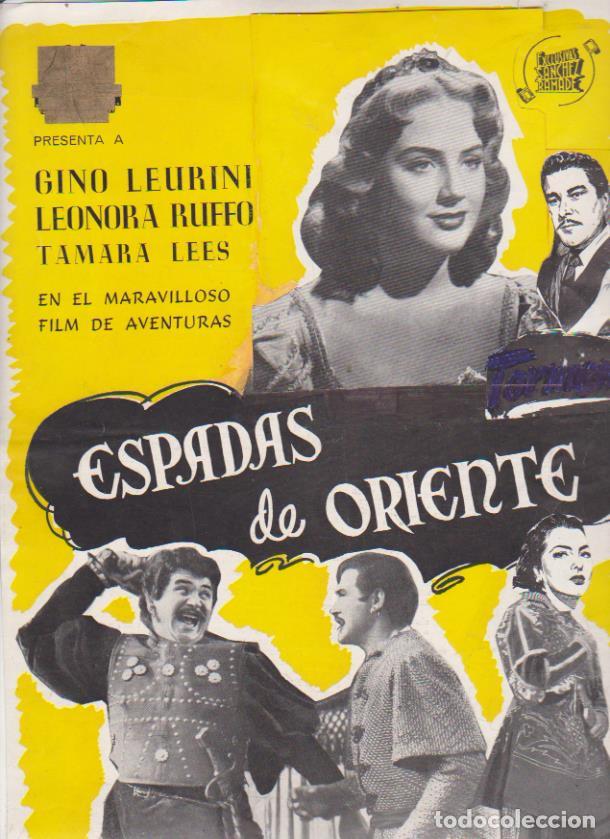 Cinema: Espadas de Oriente. gu&iacute;a de Sanchez Ramade. La contraportada est&aacute; recortada y pegada en portada.