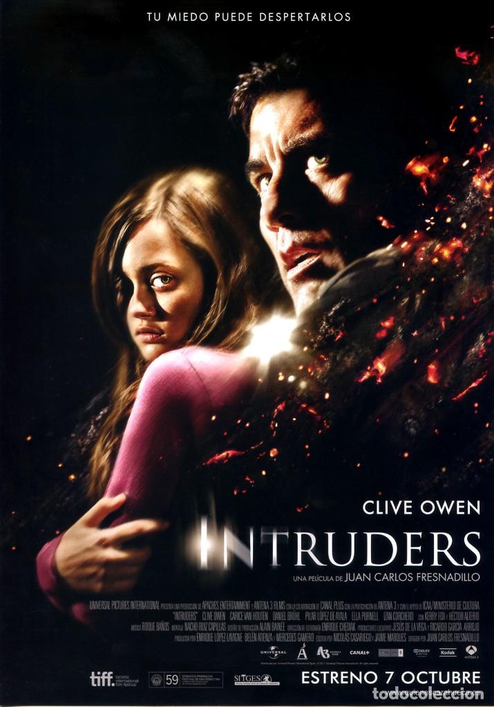 Cine: INTRUDERS (GU&Iacute;A ORIGINAL DOBLE CON FOTOS DE SU ESTRENO EN ESPA&Ntilde;A) CLIVE OWEN