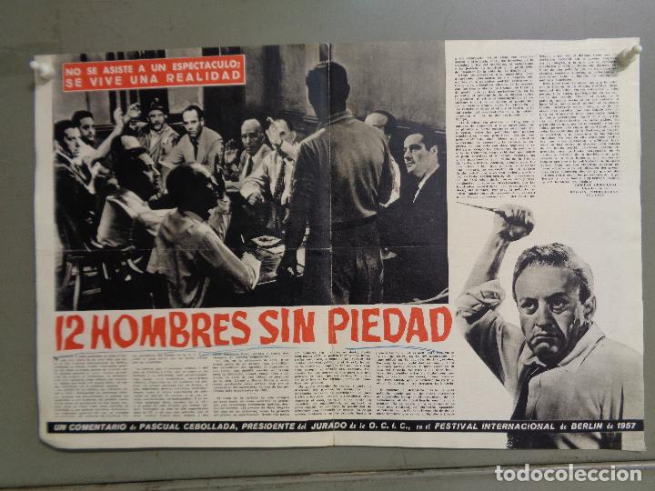 Cinema: G9059 DOCE HOMBRES SIN P&Igrave;EDAD LISTA DE MATERIAL ORIGINAL NOTICIARIO AS FILMS OCTUBRE 1957