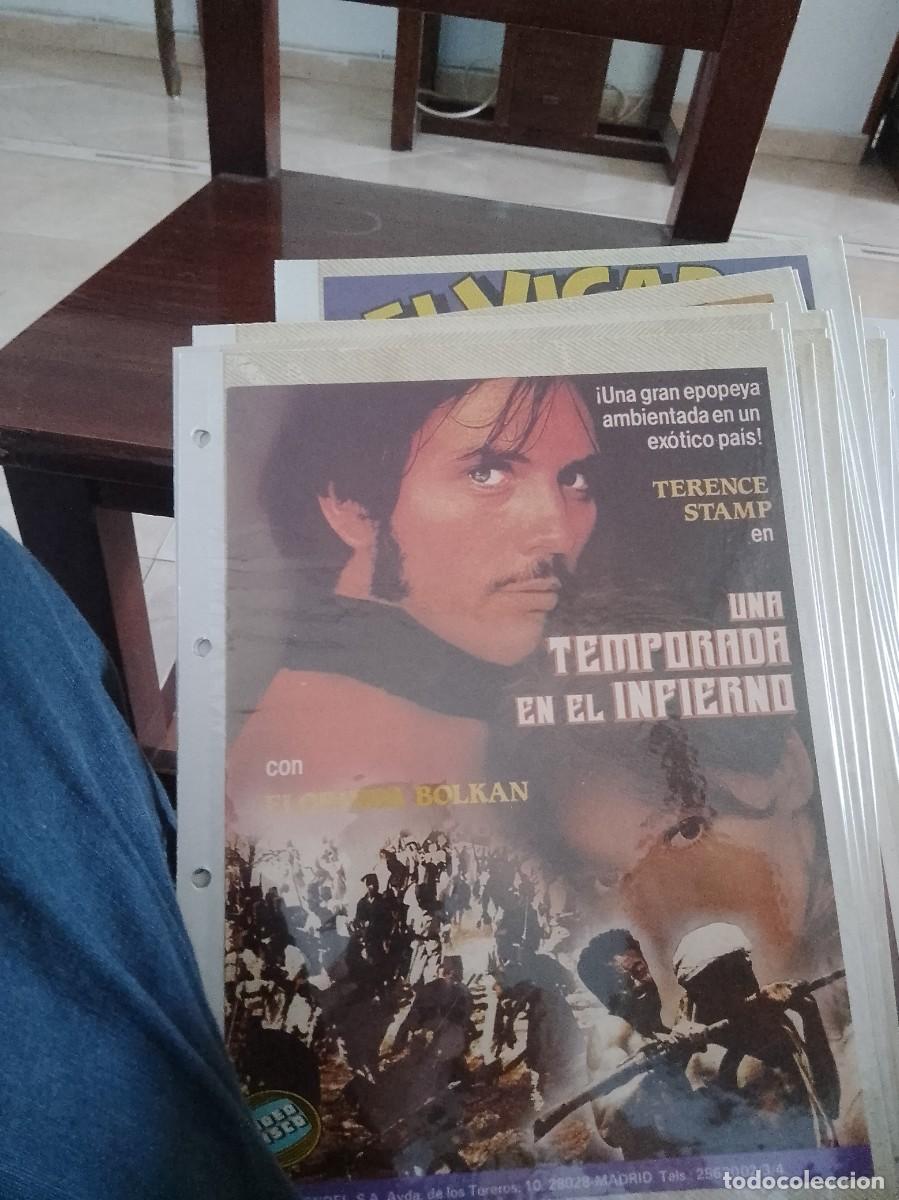 Kino: Una temporada en el infierno,Mini cartel de revista a&ntilde;os 80 90 est&aacute; pegado en carton