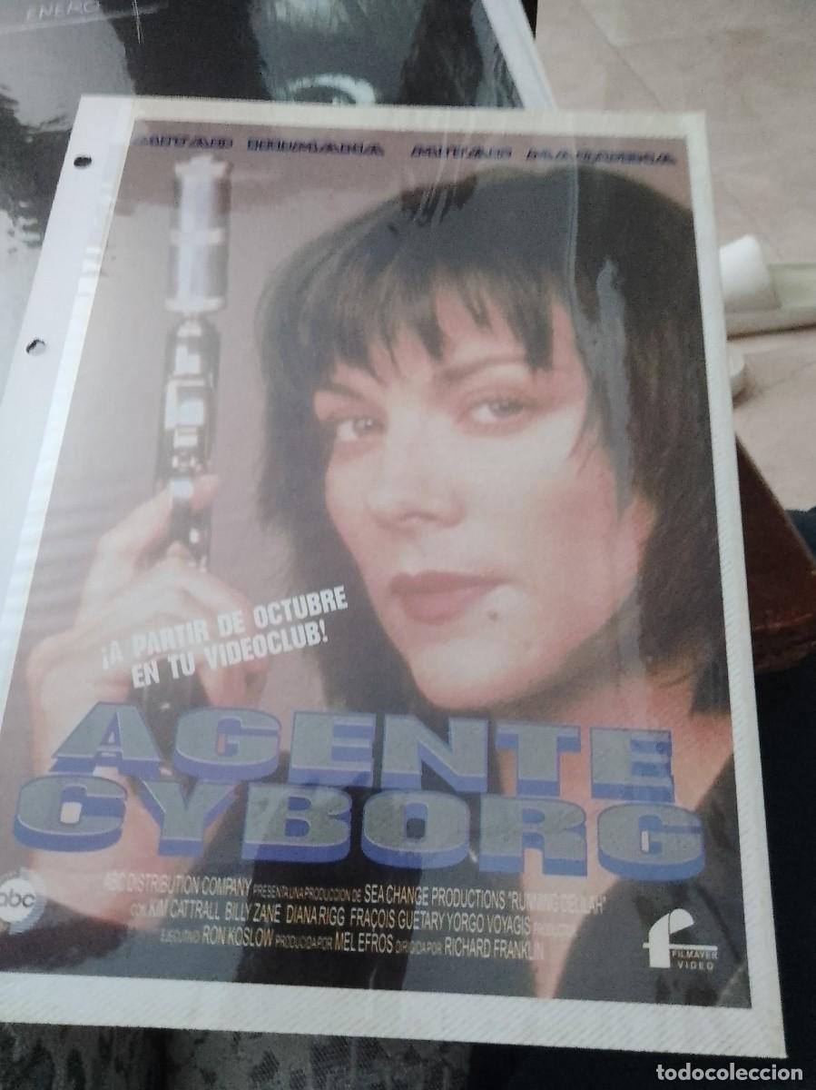 Cinema: Agente,cyborg,Mini cartel de revista a&ntilde;os 80 90 est&aacute; pegado en carton