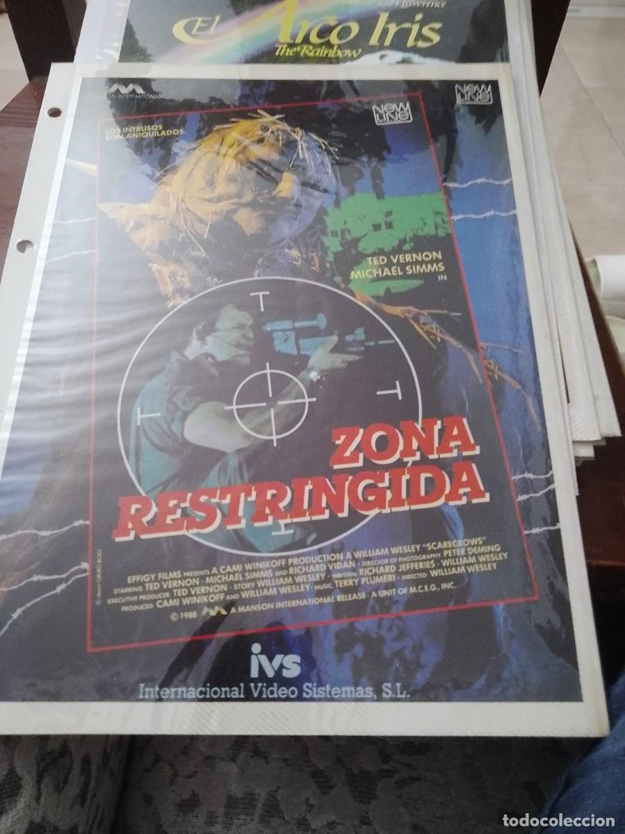 Cinema: Zona restringida,Mini cartel de revista a&ntilde;os 80 90 est&aacute; pegado en carton