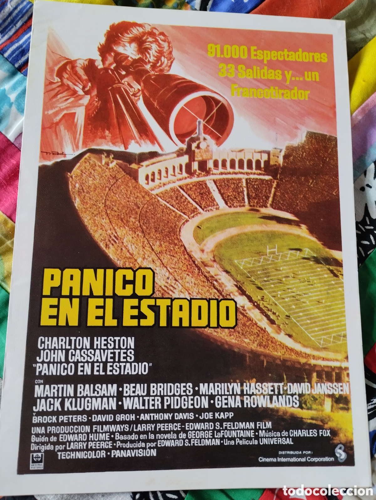 Cine: GUIA DOBLE - PANICO EN EL ESTADIO