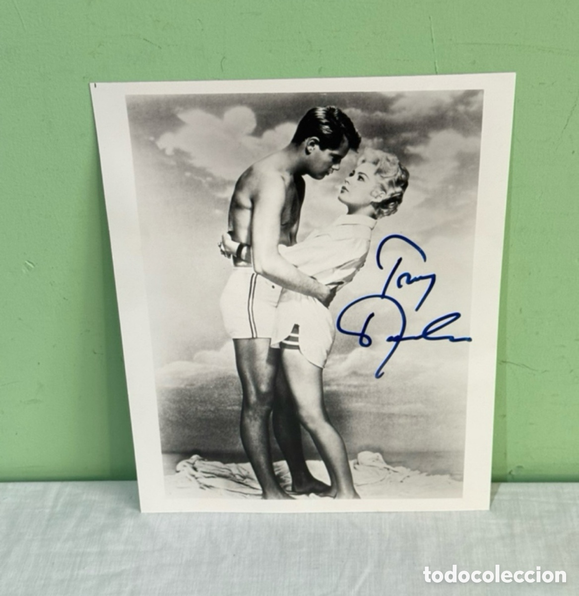 Cine: Aut&eacute;ntica Fotograf&iacute;a autografiada y firmada a mano por TROY DONAHUE.