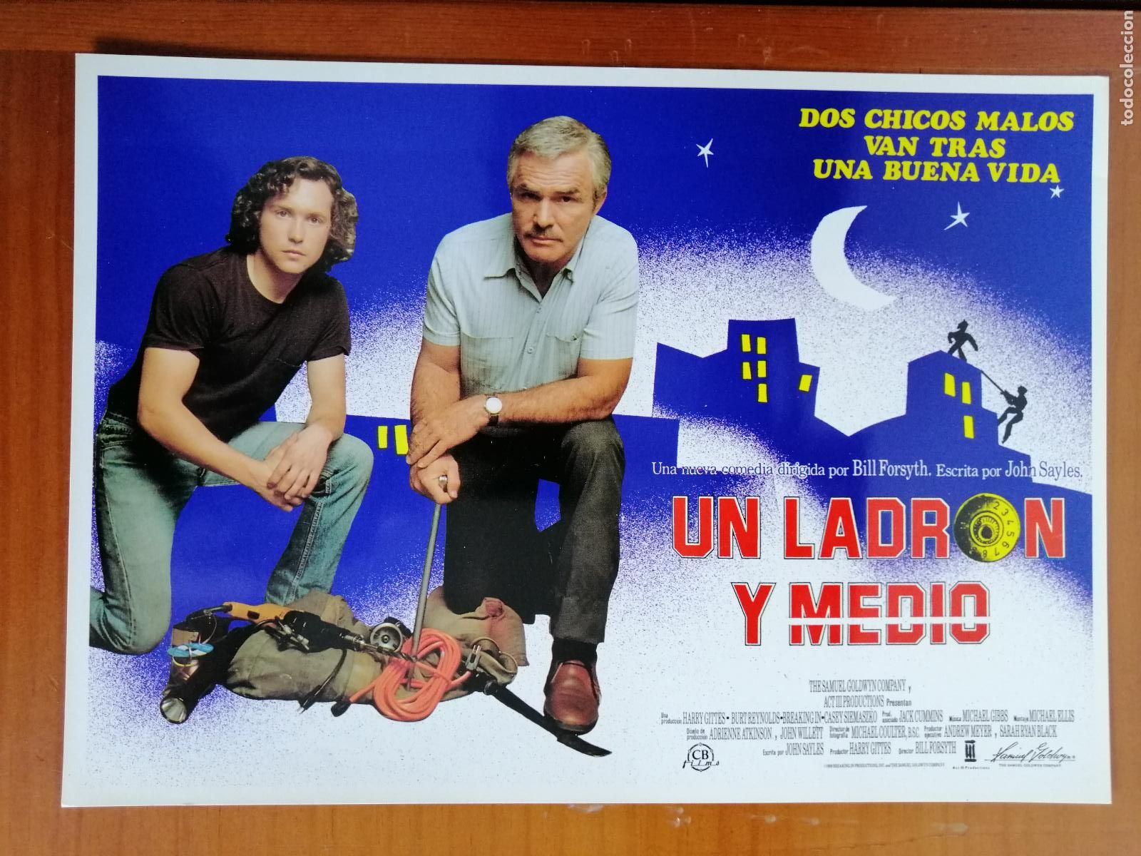 Cine: G10990 UN LADRON Y MEDIO-SENCILLO