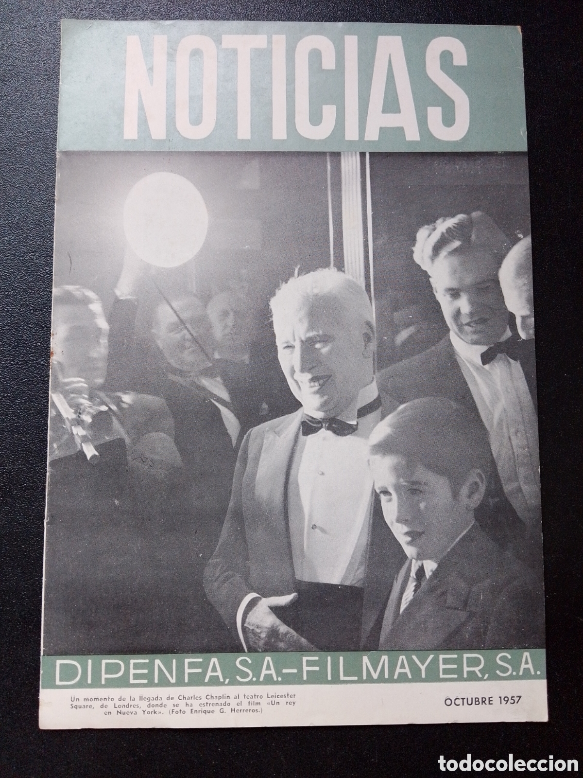Cinema: NOTICIAS DIPENFA LLEGADA CHARLES CHAPLIN AL TEATRO LEICESTER SQUARE TRASERA SARA MONTIEL