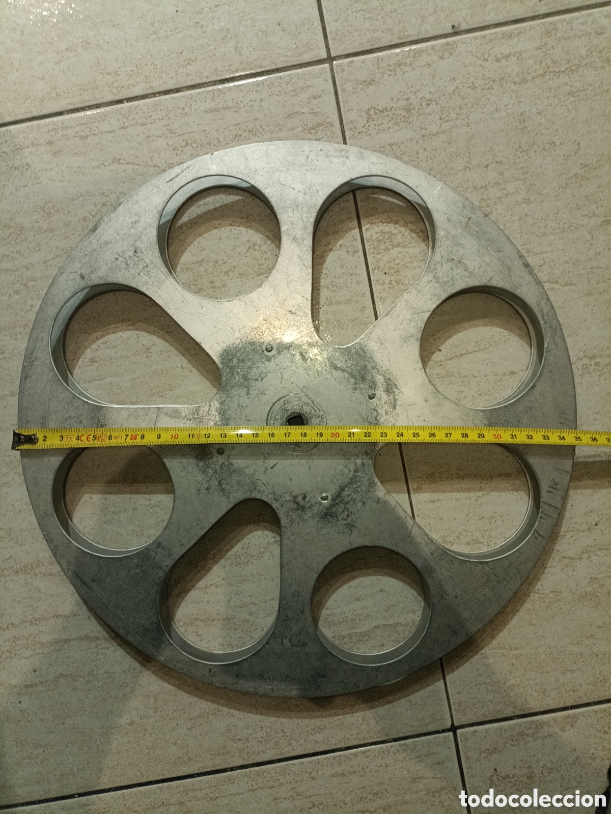 Cine: Bobina de pel&iacute;cula 16mm aluminio