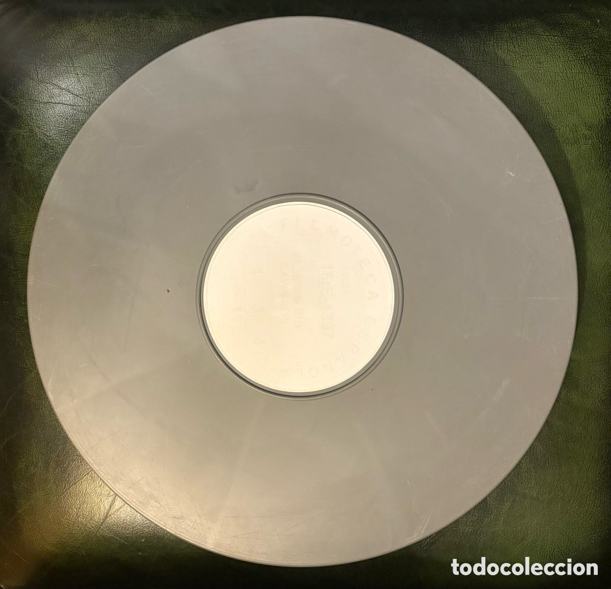 Cine: Caja lata envase para rollo de pel&iacute;cula de 16mm de pl&aacute;stico con capacidad para 600 metros