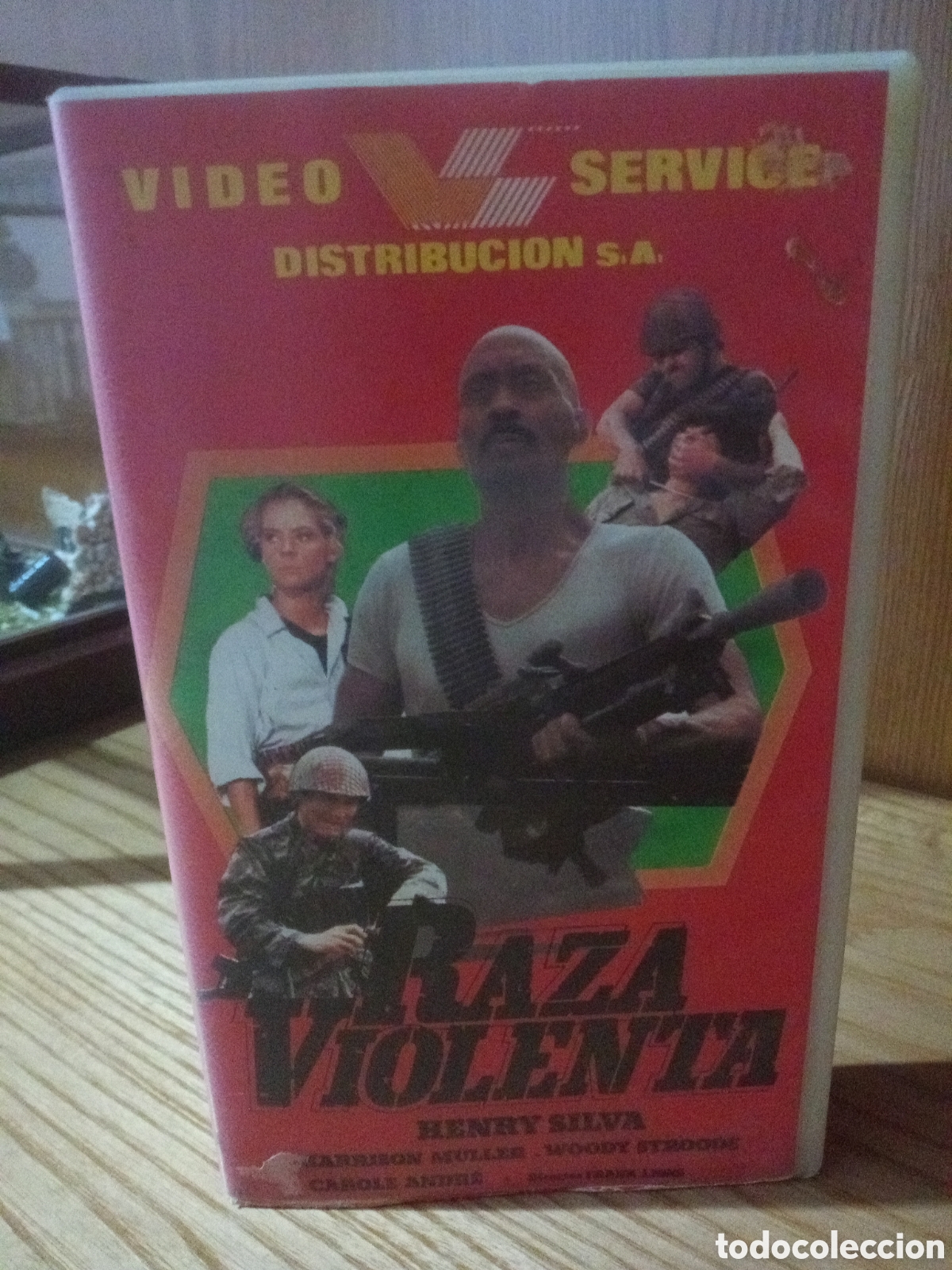 Cine: RAZA VIOLENTA PEL&Iacute;CULA BETA. HENRY SILVA - Foto 1