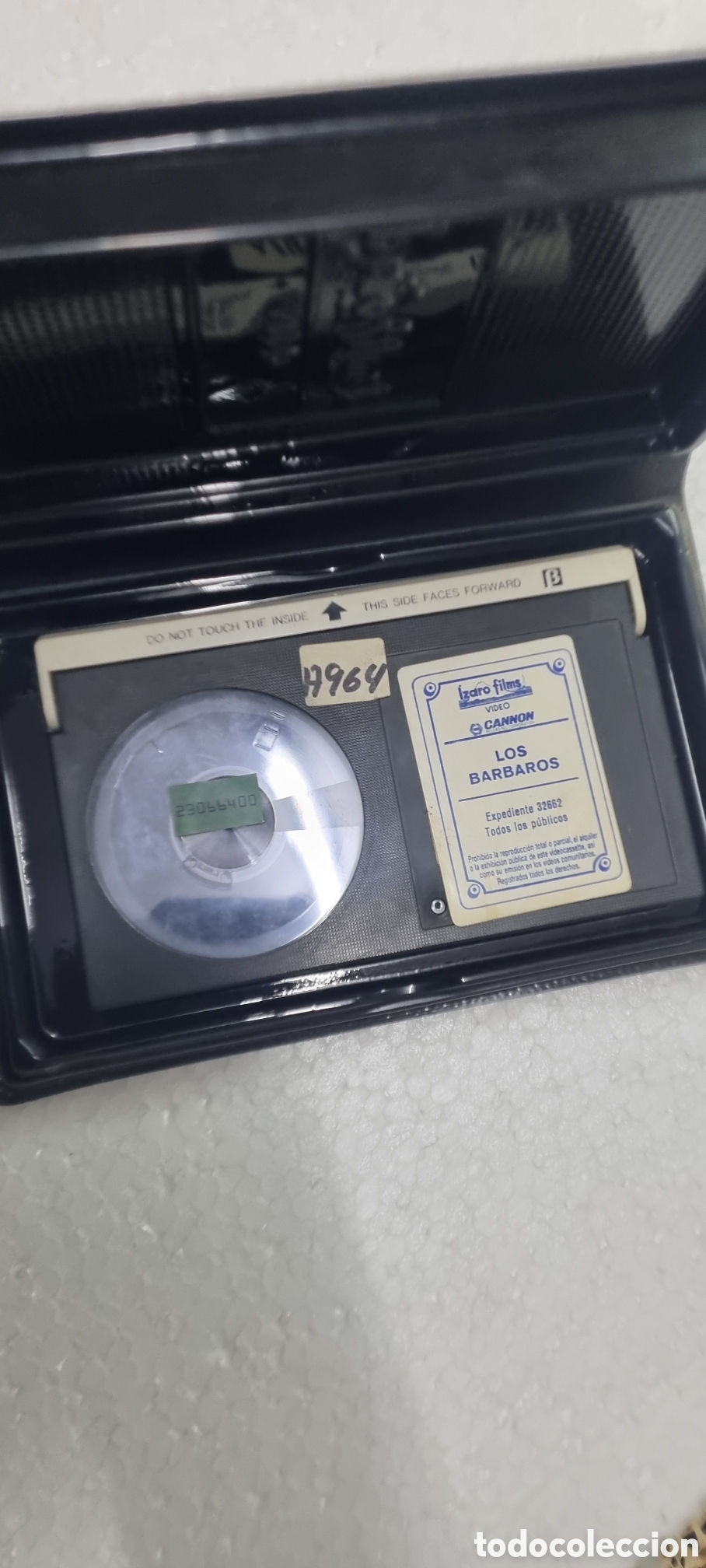 Cine: Vhs los b&aacute;rbaros beta - Foto 2