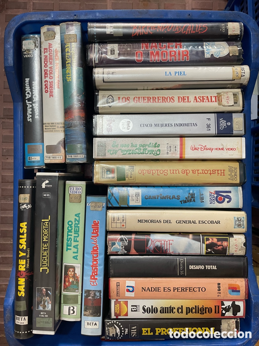 Cine: Lote 24 pel&iacute;culas BetaMax. Varios t&iacute;tulos y g&eacute;neros.