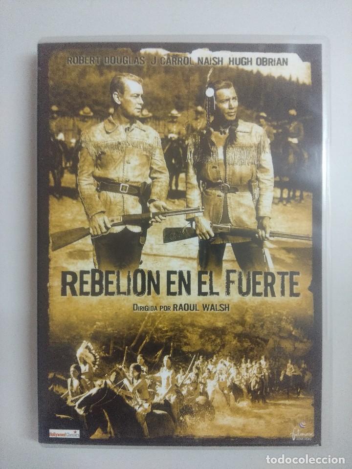 Cin&eacute;ma: DVD/REBELION EN EL FUERTE/ROBERT DOUGLAS.