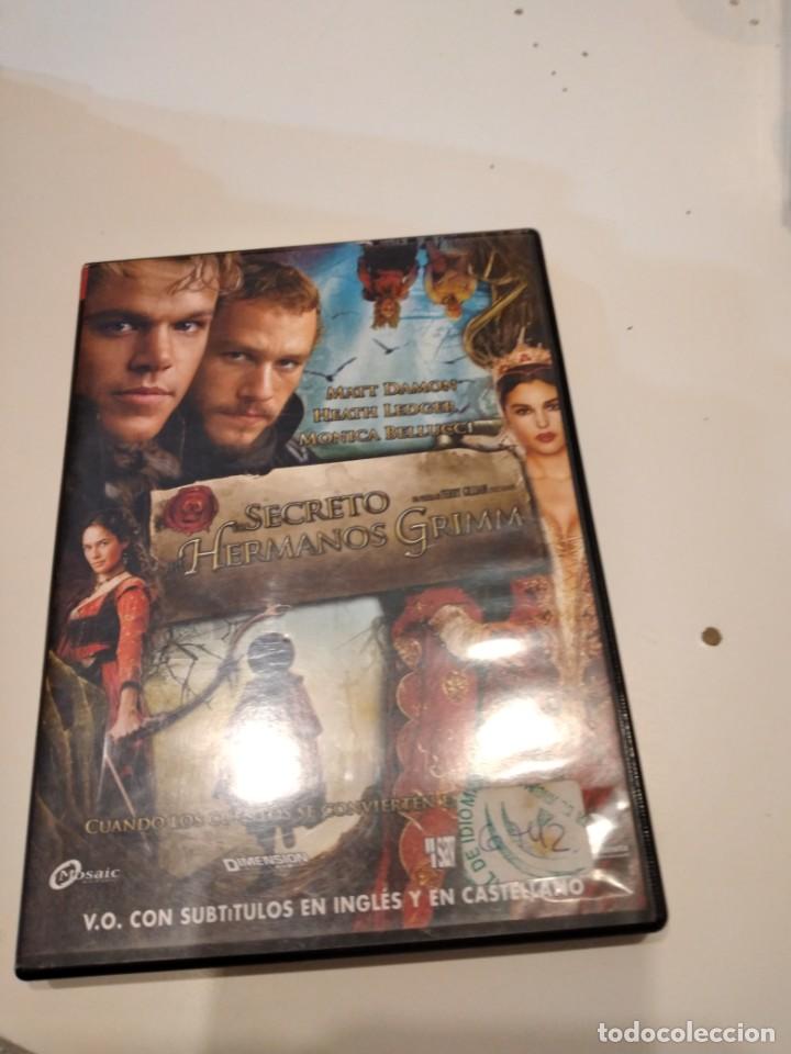 Kino: M-4 DVD CINE EL SECRETO DE LOS HERMANOS GRIMM