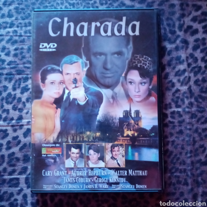 Cine: CHARADA - Foto 1