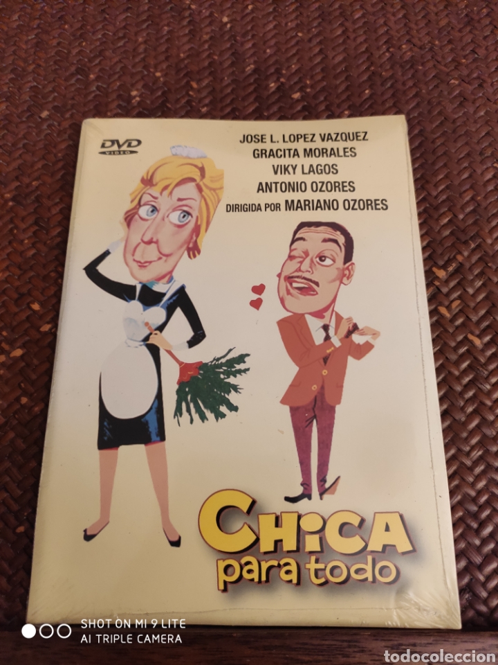 Cinema: Chica para todo precintada cart&oacute;n