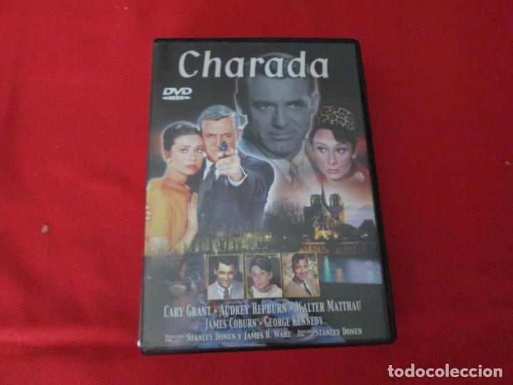 Cine: CHARADA - Foto 1