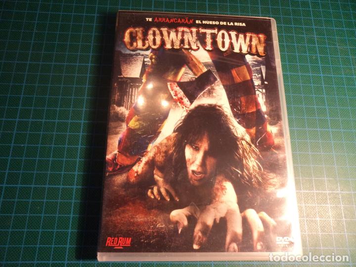 Cine: Clowntown. (p-4).