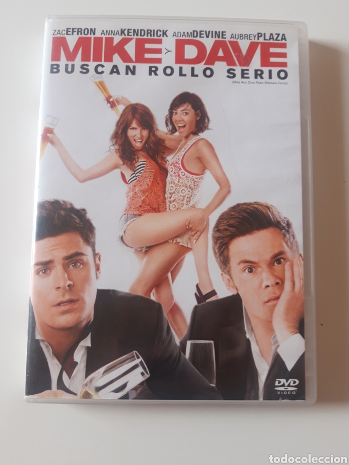 Cine: Mike y Dave Buscan Rollo Serio - Foto 1
