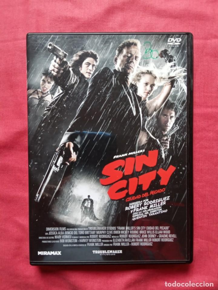 Cine: SIN CITY - BRUCE WILLIS - Foto 1