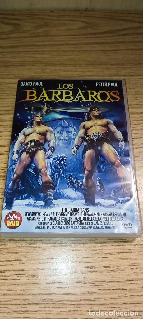Cine: LOS B&Aacute;RBAROS - Foto 1
