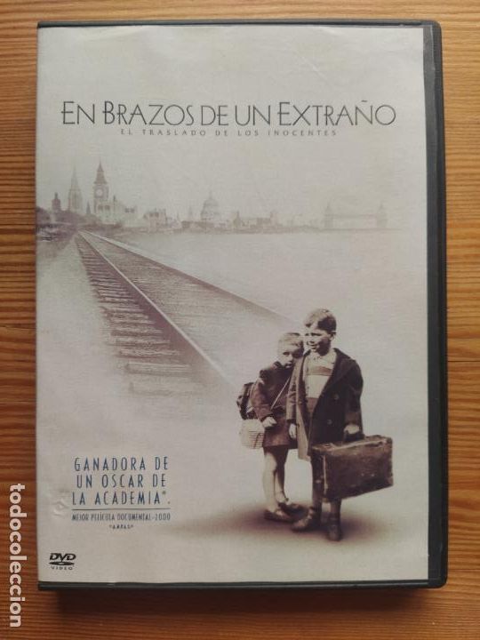 Kino: DVD EN BRAZOS DE UN EXTRA&Ntilde;O (035)