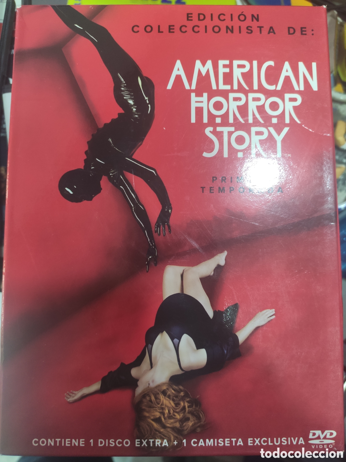 Kino: DVD SERIE AMERICAN HORROR STORY TEMPORADA 1. CON CAMISETA EXCLUSIVA Y 4 DVD