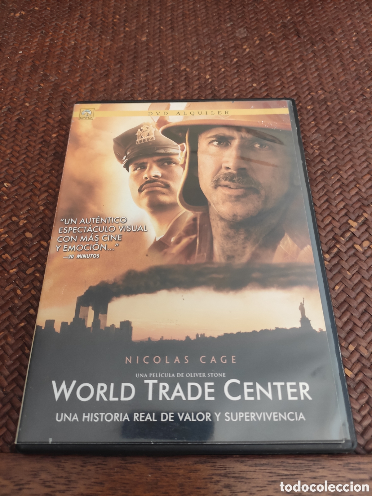 Cine: World TRADE center videoclub se&ntilde;ales de uso visibles pero visionada sin problema