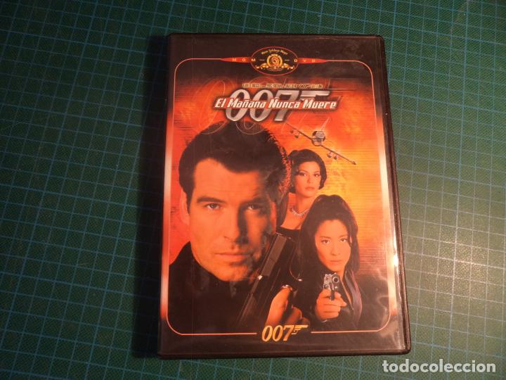 Cine: 007. El ma&ntilde;ana nunca muere. (P-23).