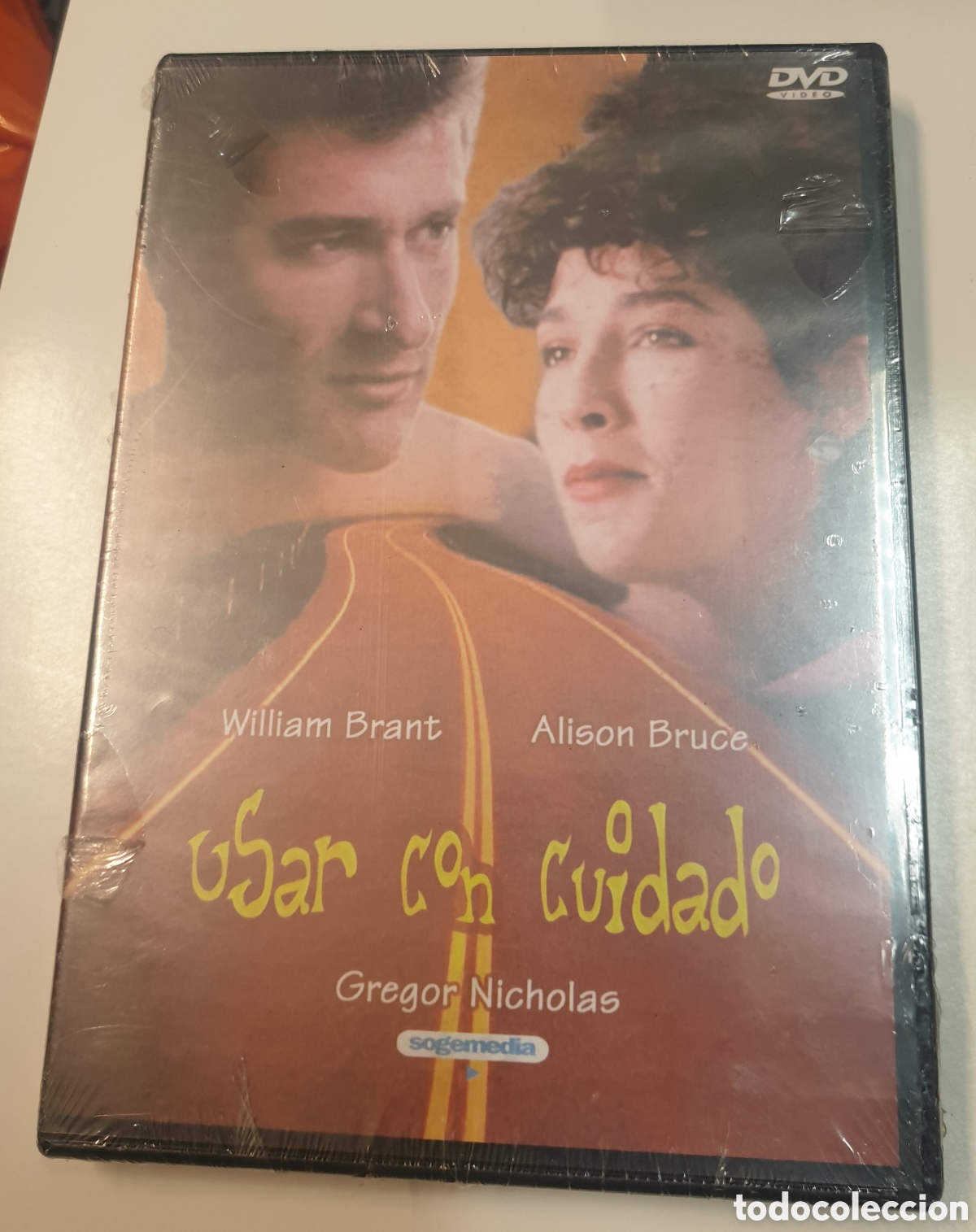 Cine: Usar con cuidado. SIN ABRIR