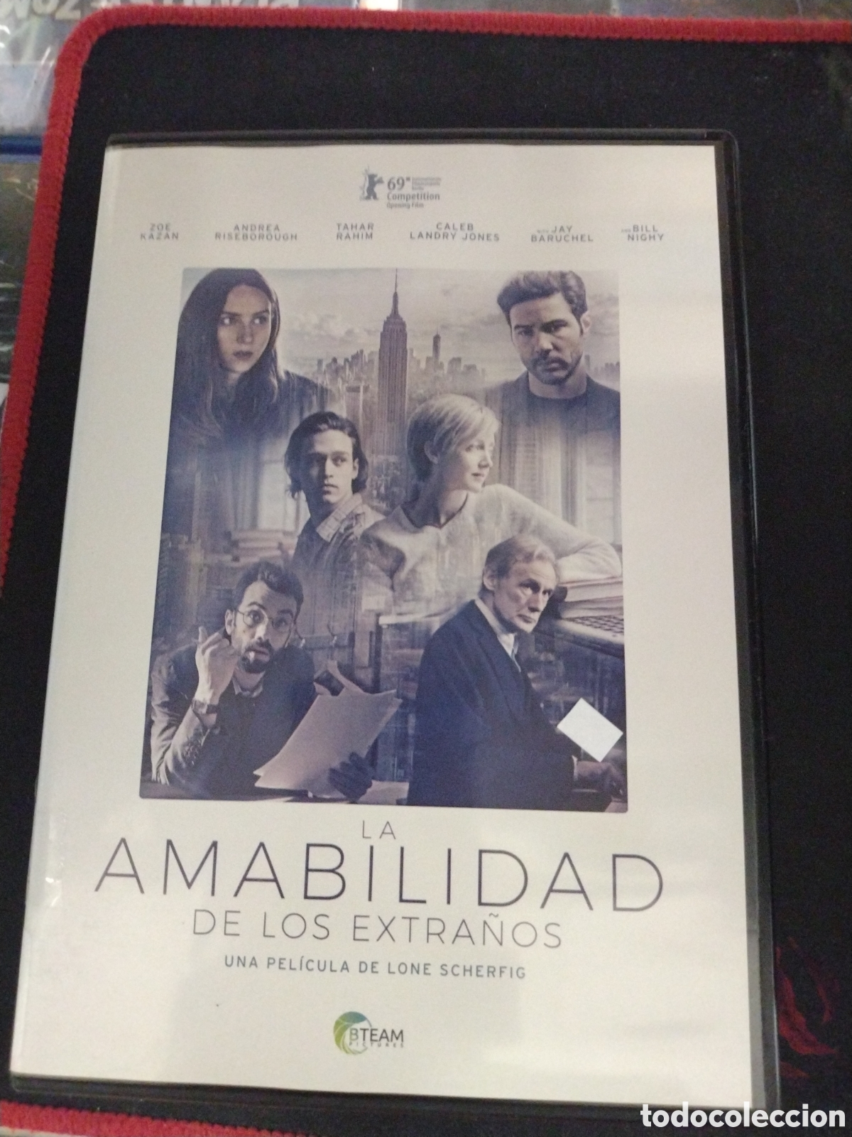 Cine: La amabilidad de los extra&ntilde;os. DVD. MU