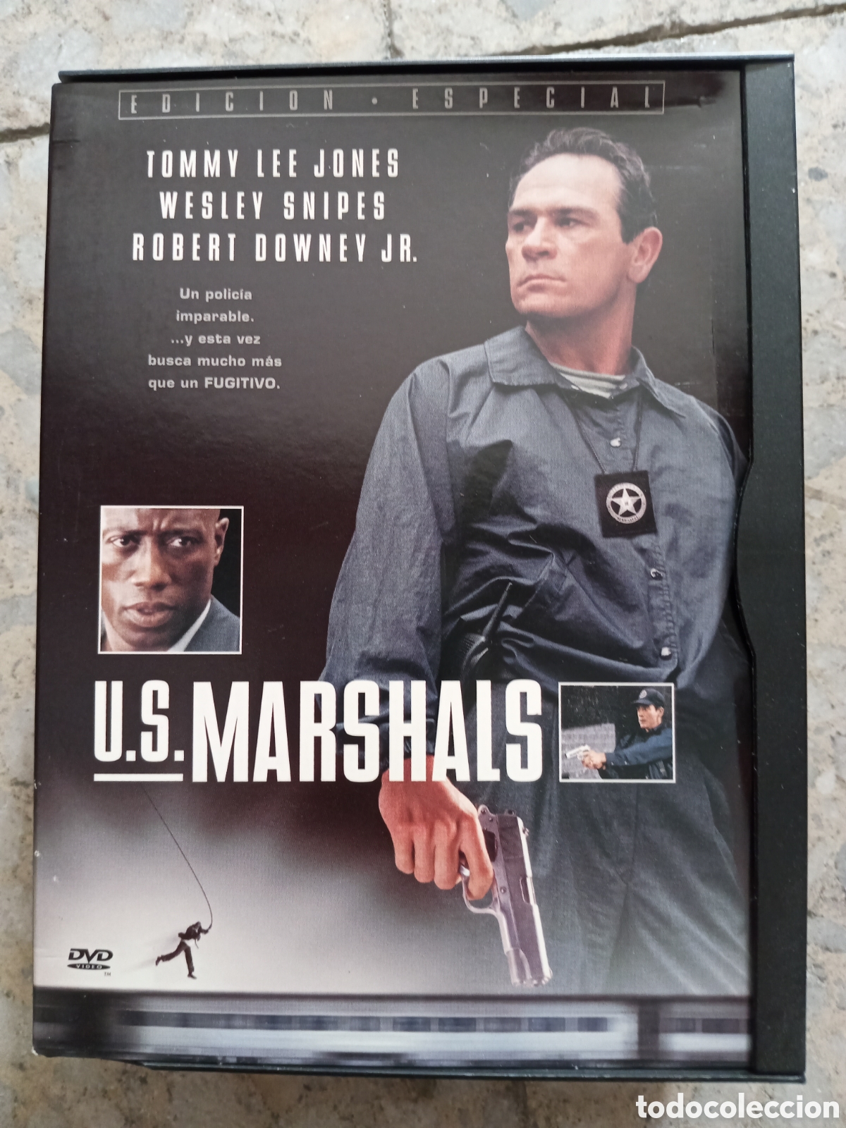 Kino: DVD U.S. MARSHALS TOMMY LEE JONES