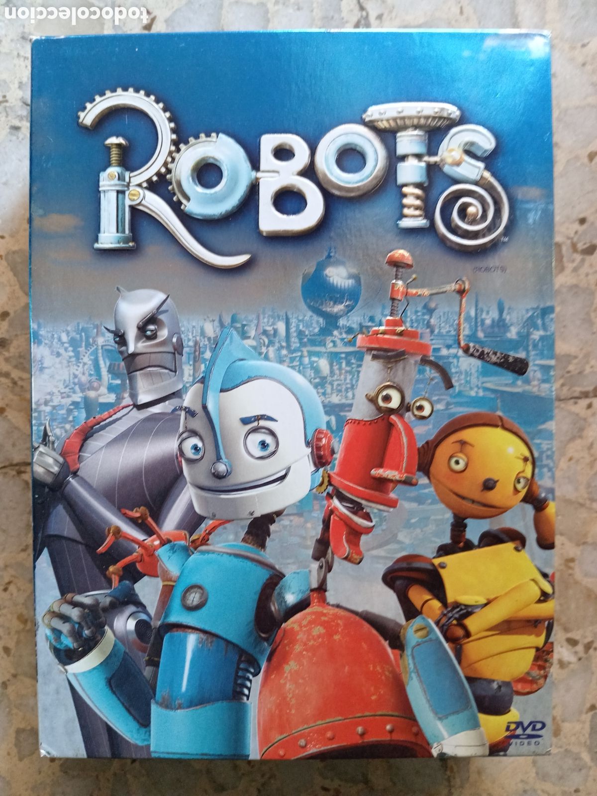 Cine: DVD ROBOTS CON FUNDA - Foto 1