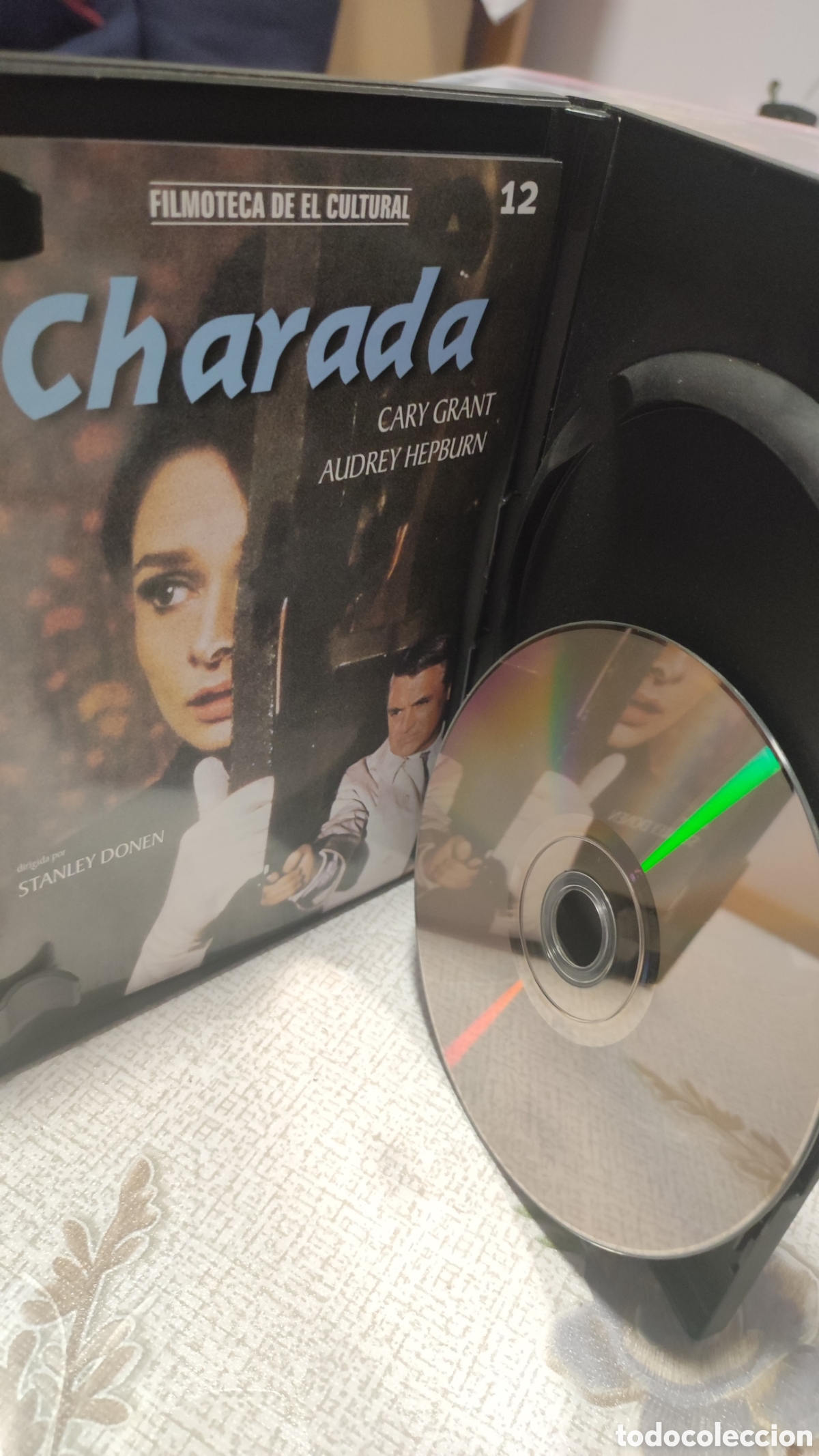 Cine: Charada dvd - Foto 2