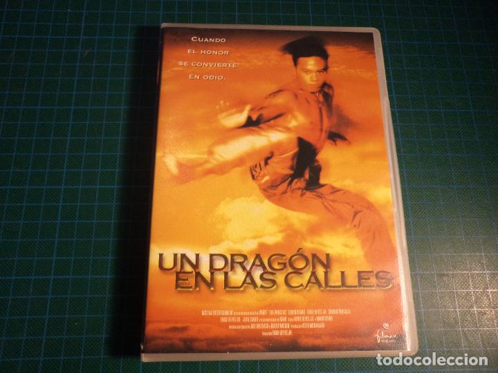 Kino: Un drag&oacute;n en las calles. (P-37)