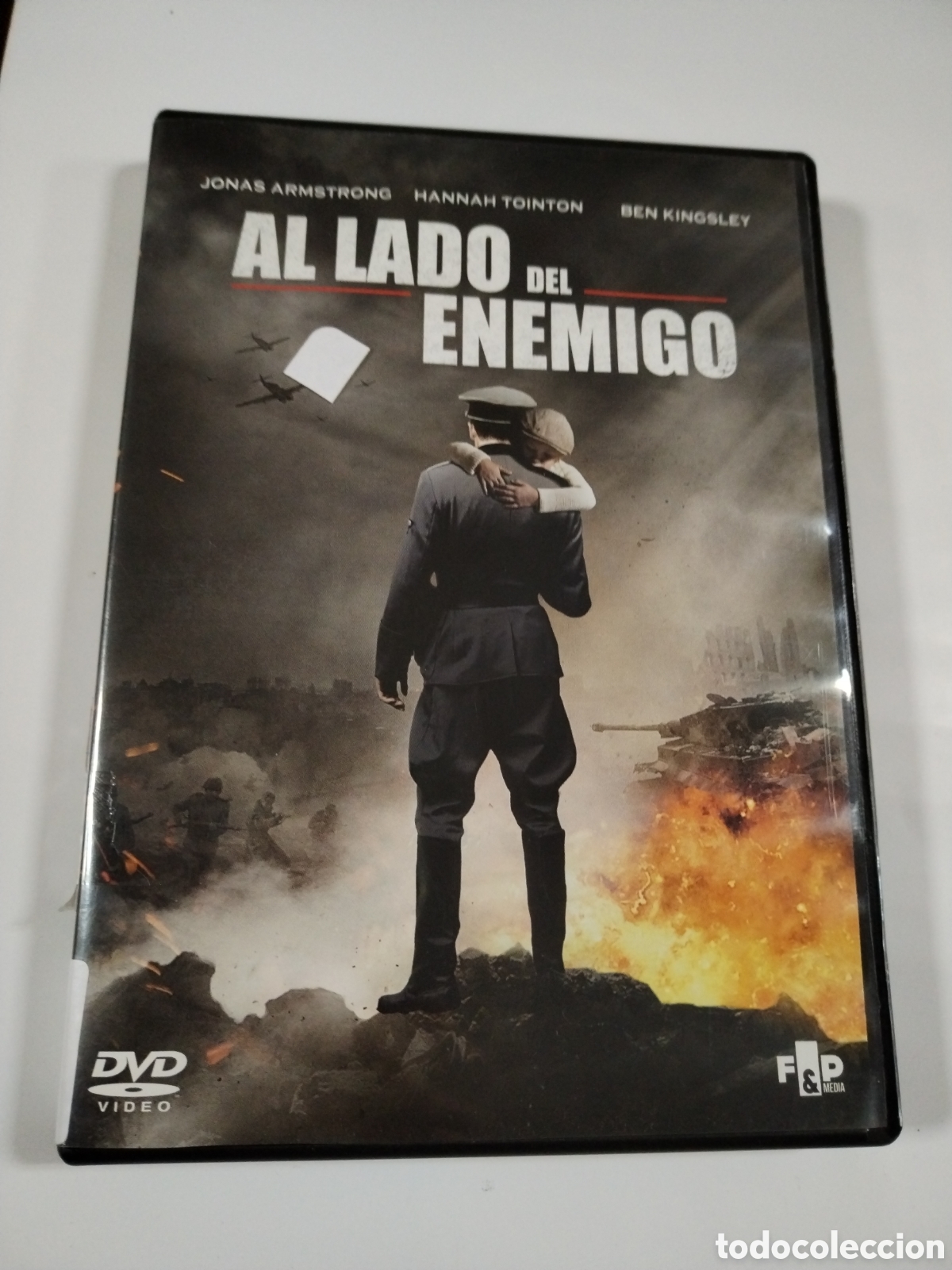 Cine: AL LADO DEL ENEMIGO. DVD. MU