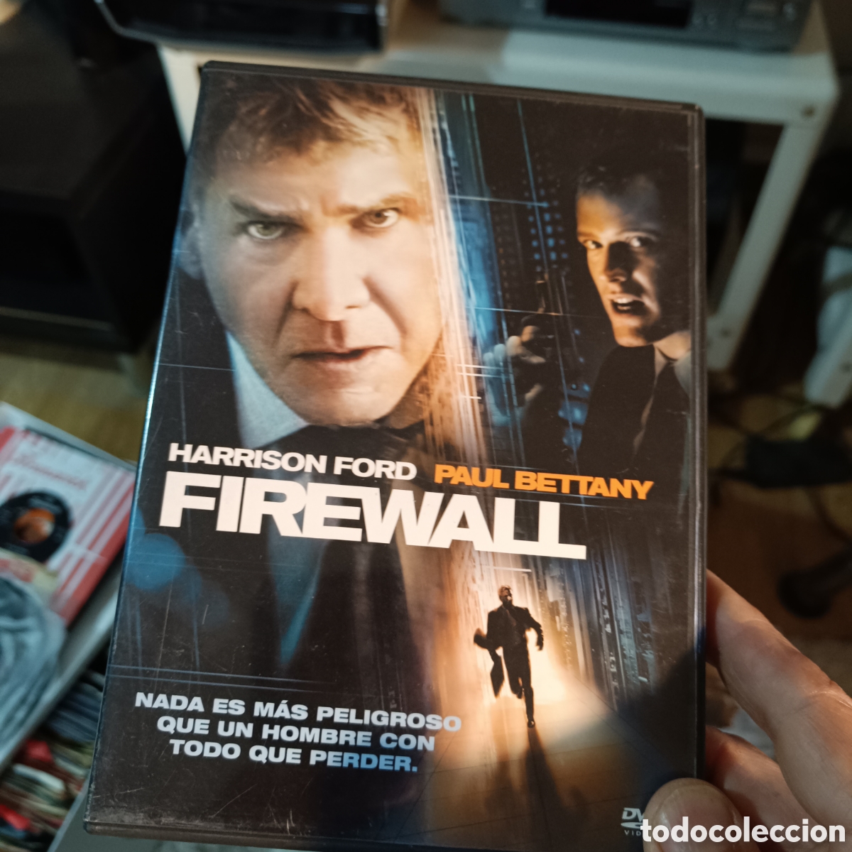 Cine: Firewall (Harrison Ford) - Foto 1
