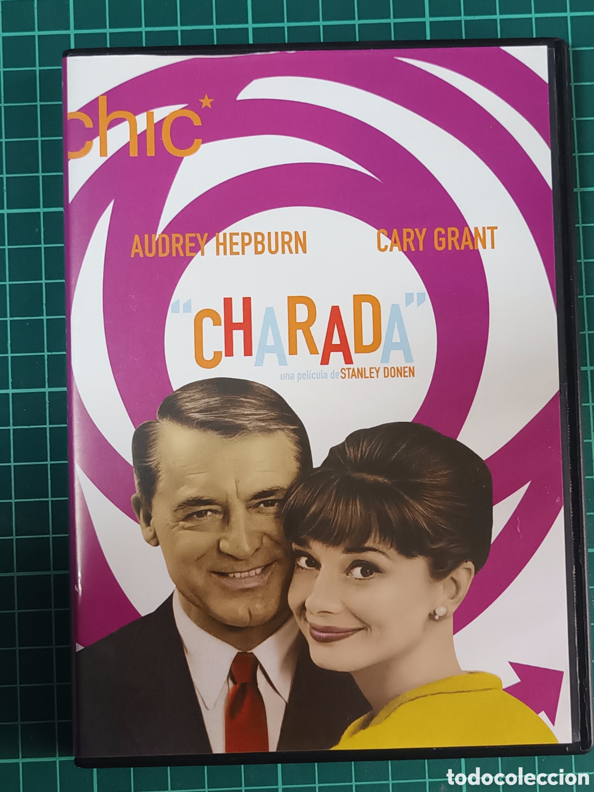 Cine: Charada - Foto 1