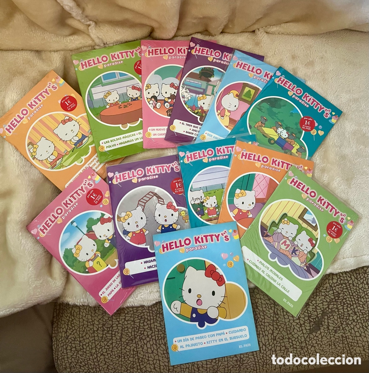 Cine: Lote 12 DVDs Hello Kitty - Foto 1